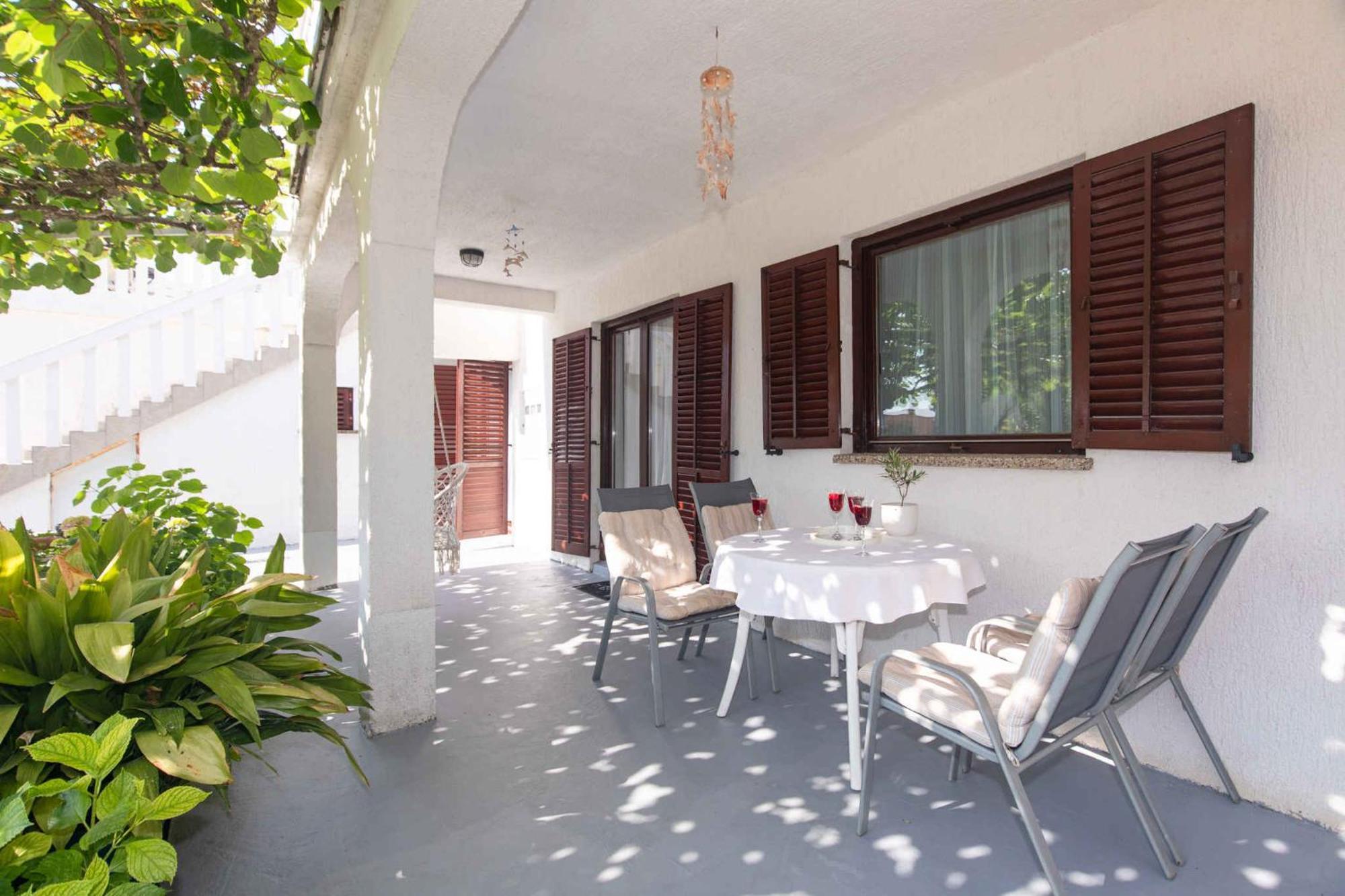 Apartments In Njivice/Insel Krk 34038 Bagian luar foto